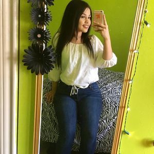Meet your Posher, Nely